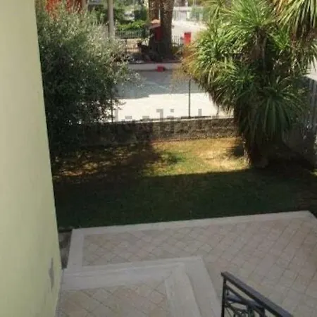 Apartment Palm
